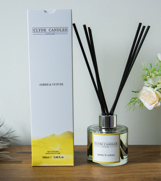 Amber & Vetiver Reed Diffuser - Clyde Candles, Luxury Diffuser Oil with a Set of 7 Fibre Sticks, 100ml, Best Aroma Scent for Home, Kitchen, Living Room, Bathroom. Fragrance Diffusers set with sticks
