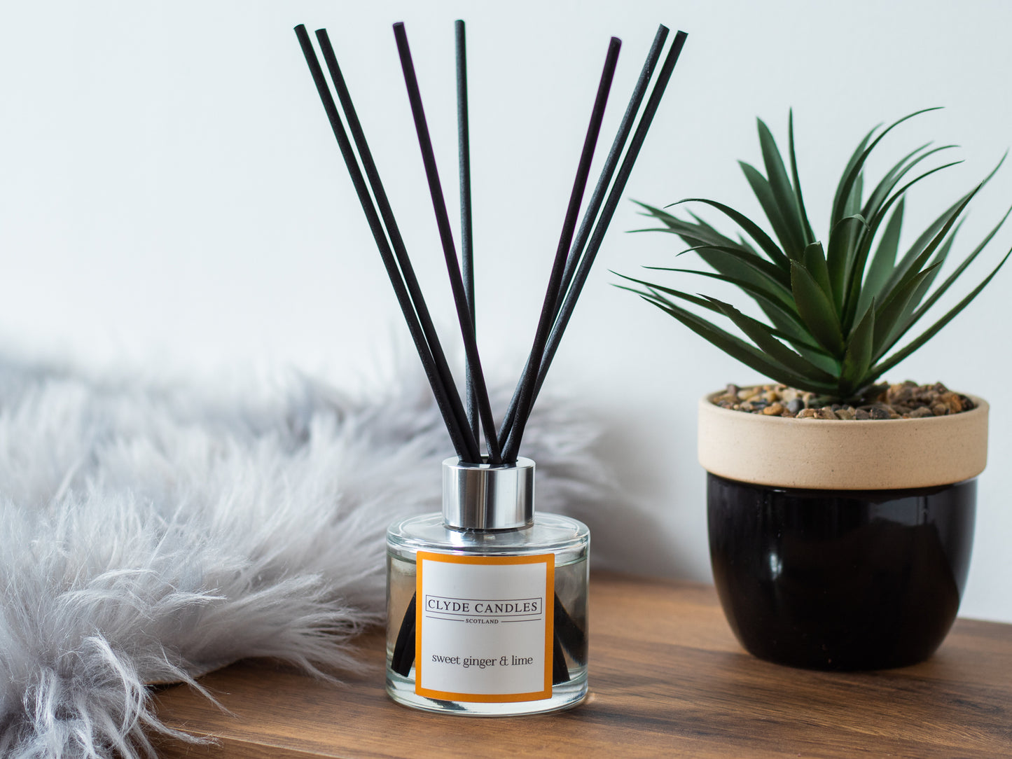 Sweet Ginger & Lime Reed Diffuser - Clyde Candles, Luxury Diffuser Oil with a Set of 7 Fibre Sticks, 100ml, Best Aroma Scent for Home, Kitchen, Living Room, Bathroom. Fragrance Diffusers set with sticks