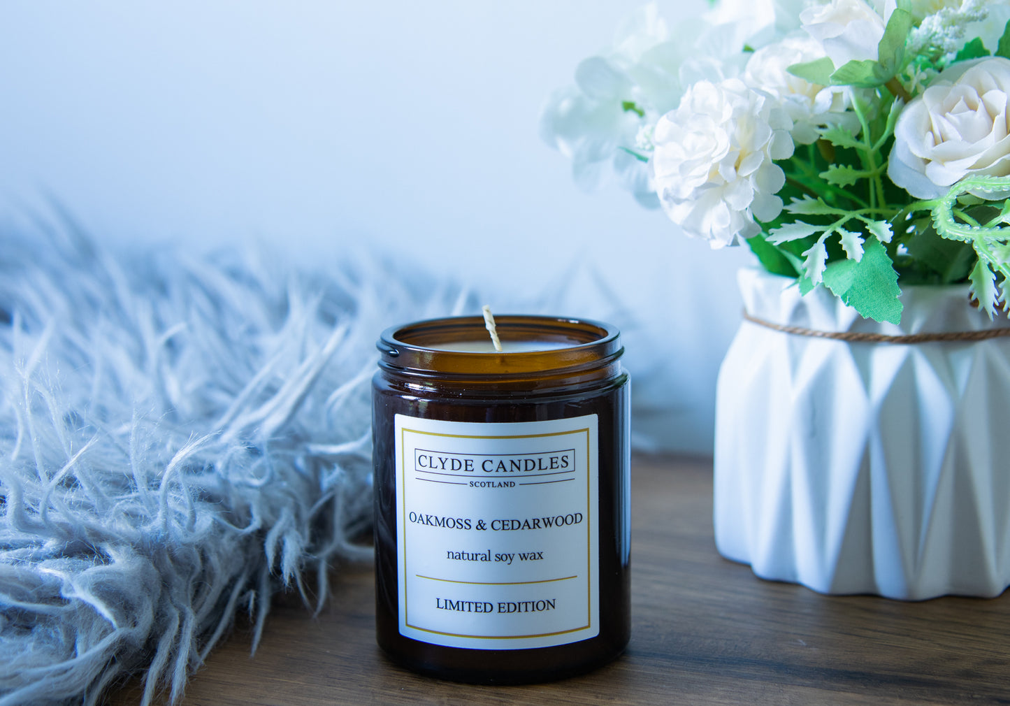 oakmoss & cedarwood luxury natural soy wax candle, british hand made gifts, small scottish business mased in glasgow, amber glass