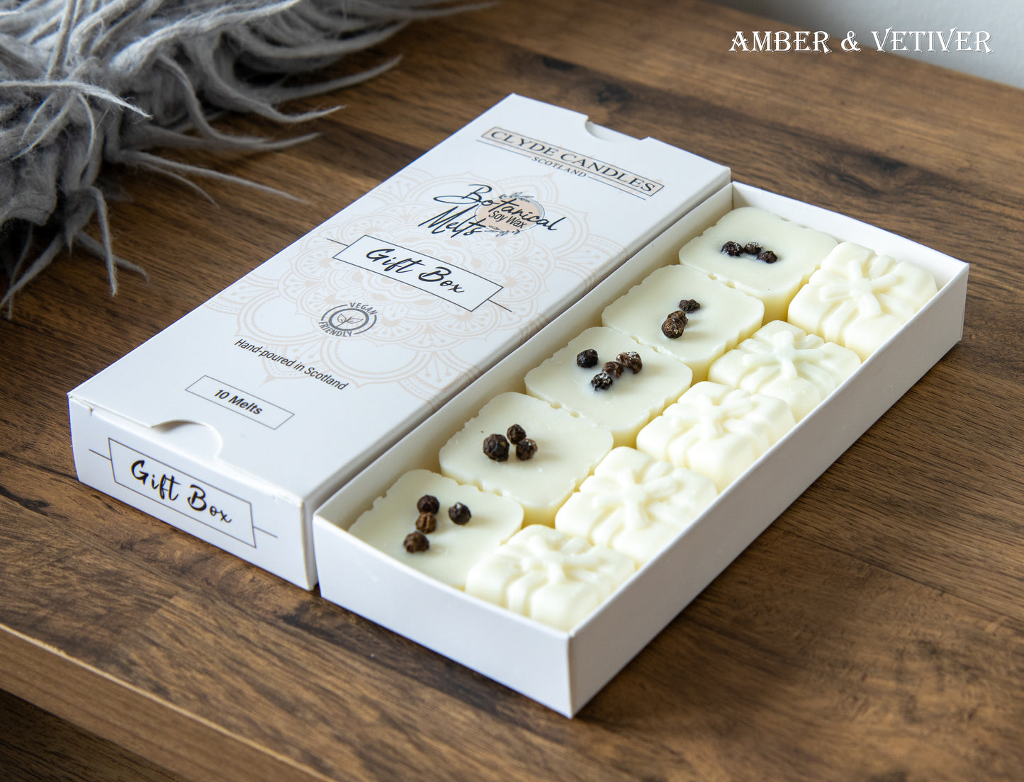 clyde candles botanical wax melts amber and vetiver