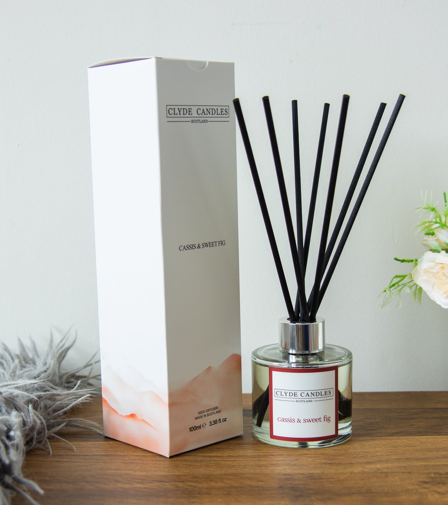 Cassis & Sweet Fig Reed Diffuser - Clyde Candles, Luxury Diffuser Oil with a Set of 7 Fibre Sticks, 100ml, Best Aroma Scent for Home, Kitchen, Living Room, Bathroom. Fragrance Diffusers set with sticks