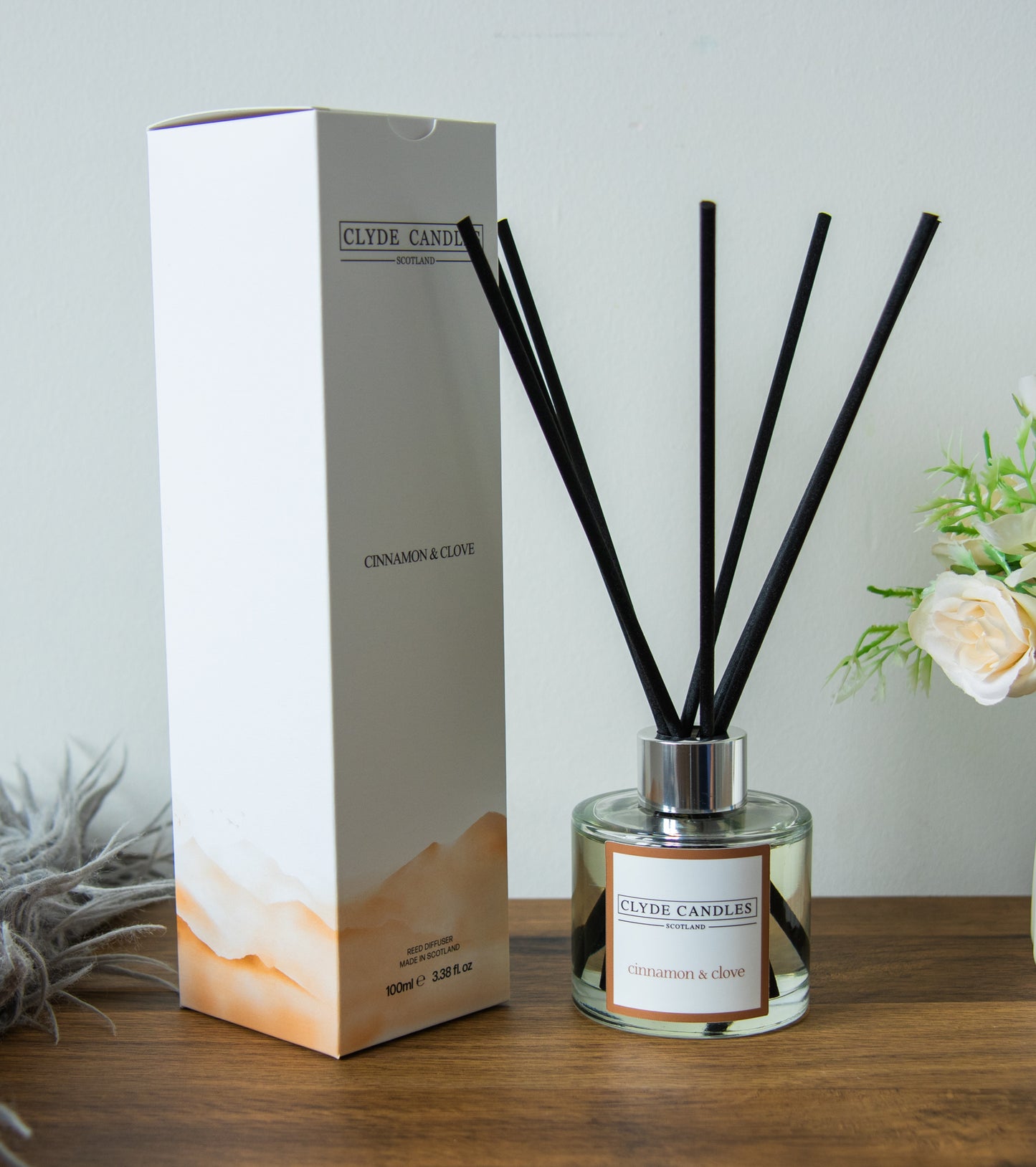 Cinnamon & Clove Reed Diffuser - Clyde Candles, Luxury Diffuser Oil with a Set of 7 Fibre Sticks, 100ml, Best Aroma Scent for Home, Kitchen, Living Room, Bathroom. Fragrance Diffusers set with sticks