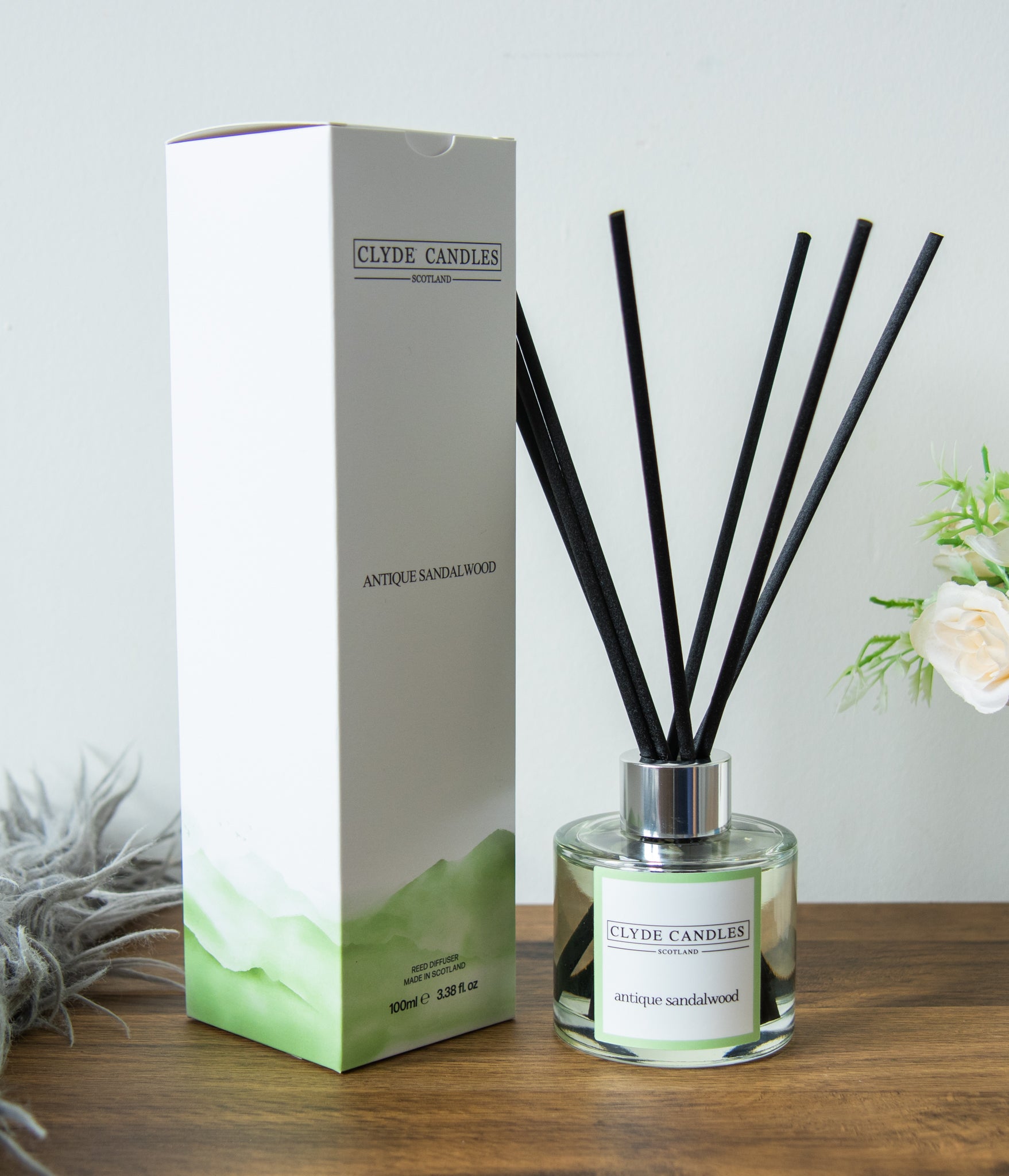 Antique Sandalwood Reed Diffuser - Clyde Candles, Luxury Diffuser Oil with a Set of 7 Fibre Sticks, 100ml, Best Aroma Scent for Home, Kitchen, Living Room, Bathroom. Fragrance Diffusers set with sticks