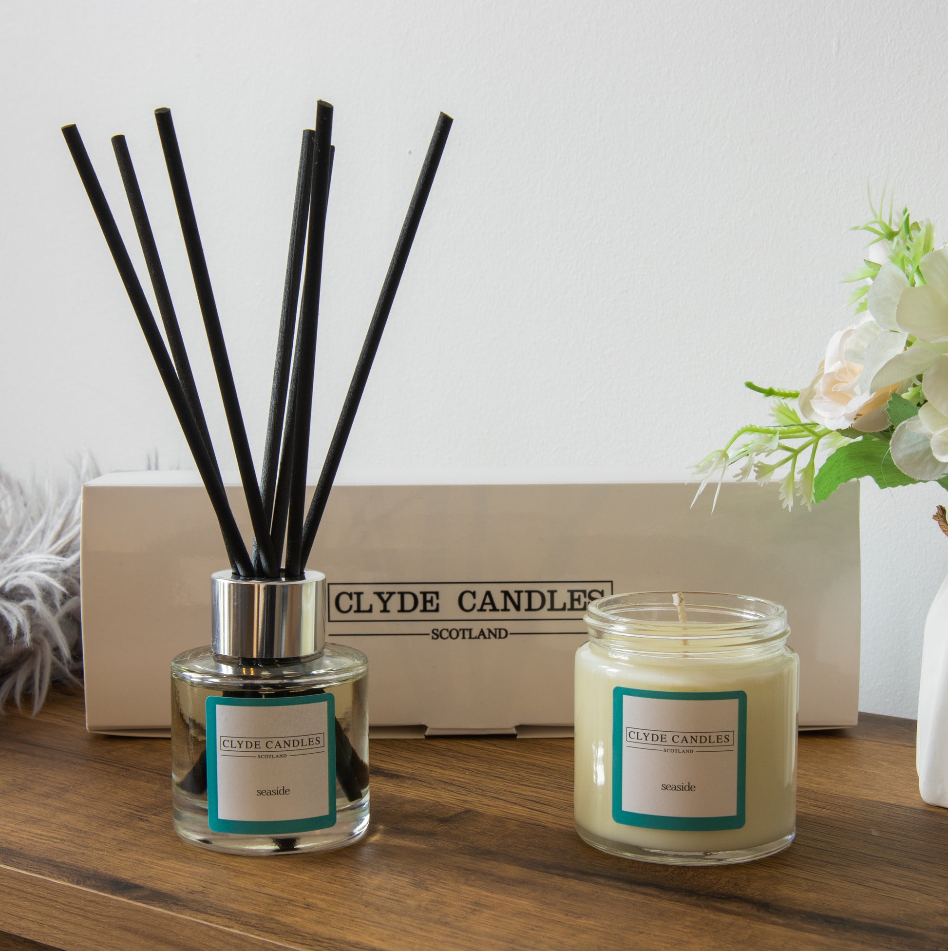 Seaside Diffuser & Candle Gift Box Set - Clyde Candles, 50ml Luxury Diffuser Oil with a Set of 7 Fibre Sticks & a Natural Soy Candle 120g Jar, Best Aroma Scent for Home, Kitchen, Living Room, Bathroom. Fragrance Diffusers set with sticks