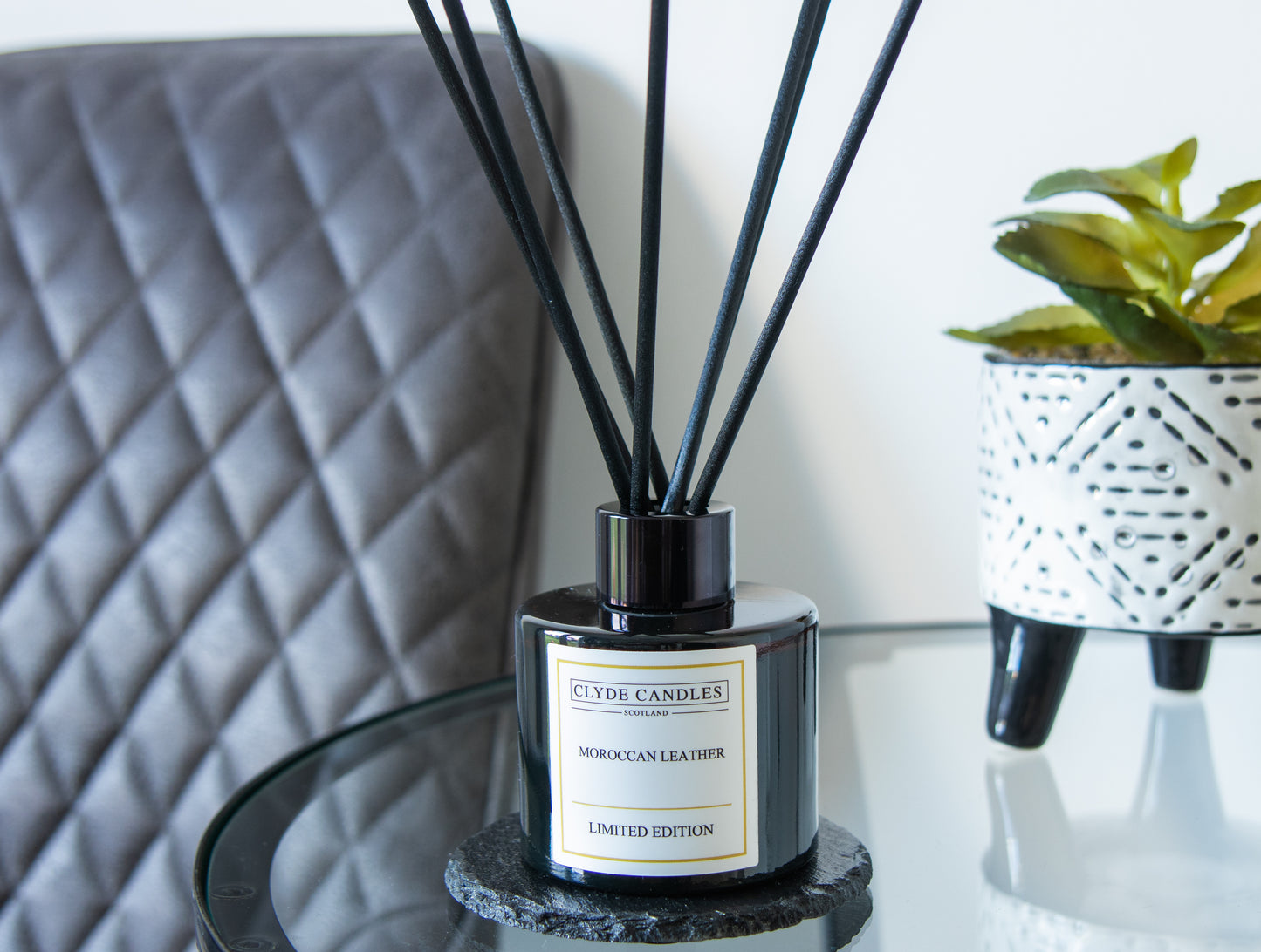 Moroccan Leather Reed Diffuser - Clyde Candles, Luxury Diffuser Oil with a Set of 7 Fibre Sticks, 100ml, Best Aroma Scent for Home, Kitchen, Living Room, Bathroom. Fragrance Diffusers set with sticks
