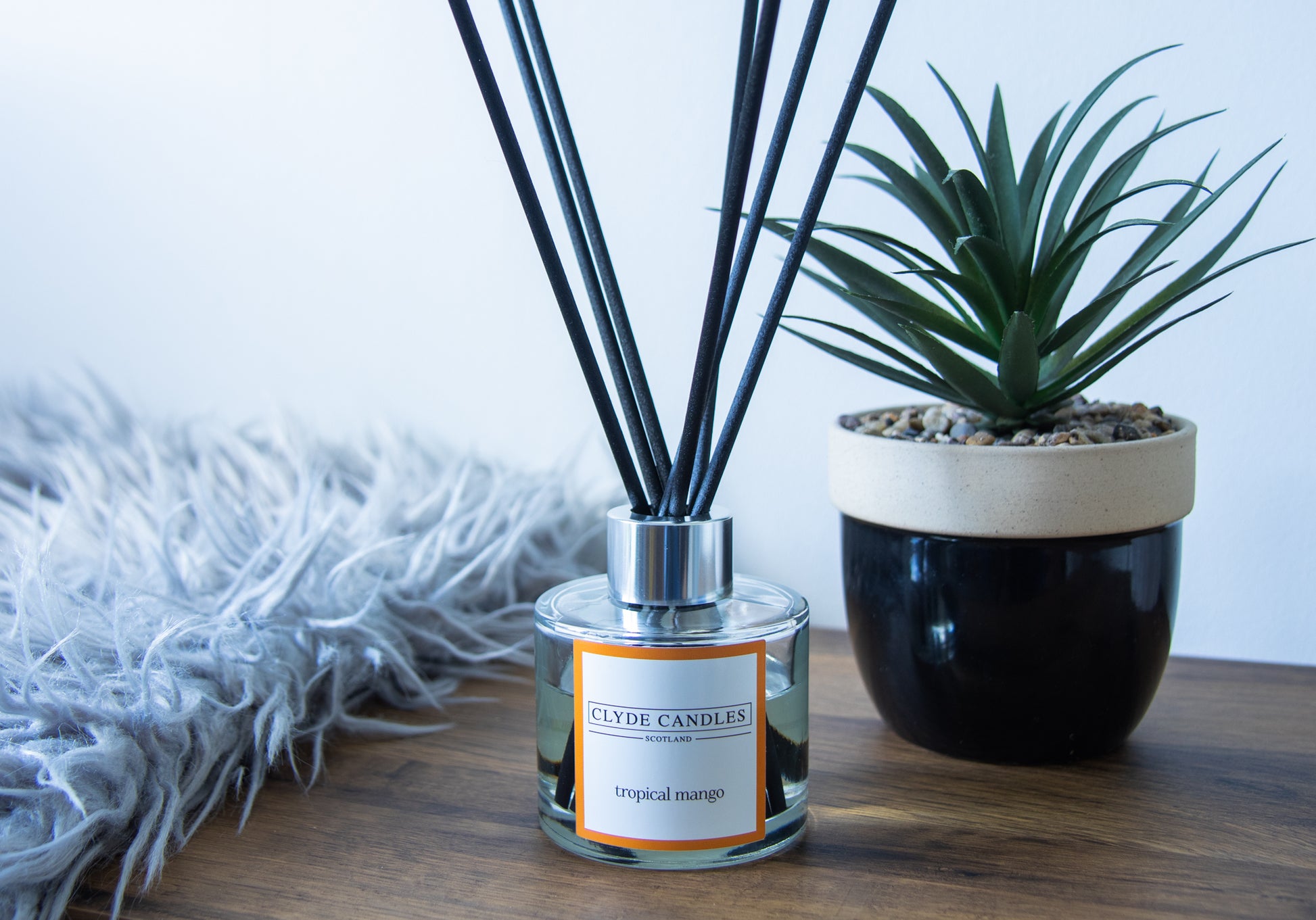 tropical mango Reed Diffuser - Clyde Candles, Luxury Diffuser Oil with a Set of 7 Fibre Sticks, 100ml, Best Aroma Scent for Home, Kitchen, Living Room, Bathroom. Fragrance Diffusers set with sticks