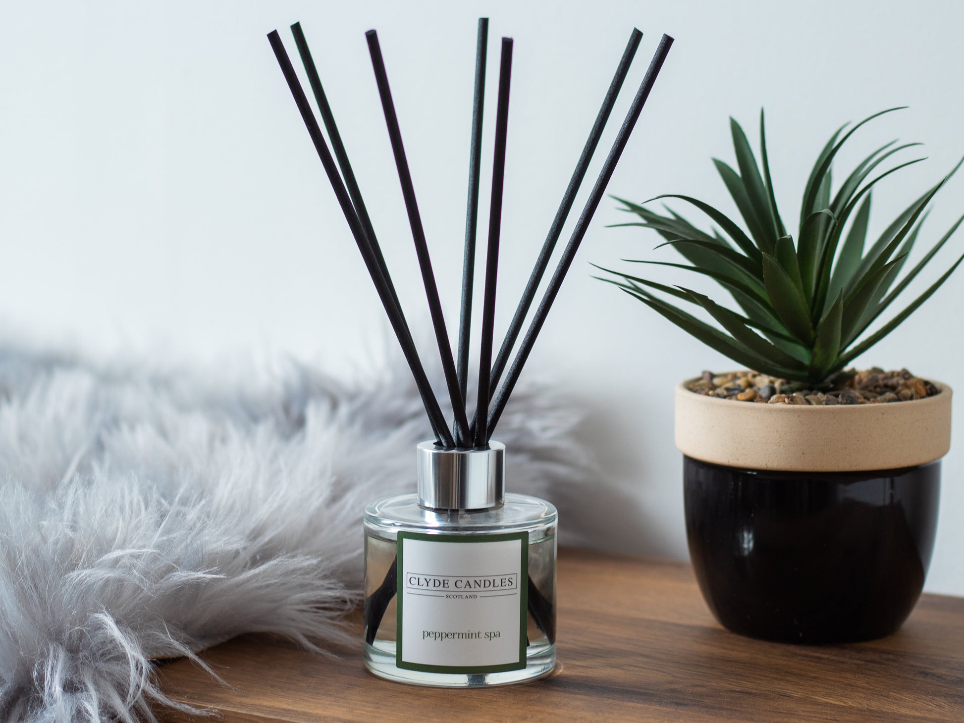 Peppermint Spa Reed Diffuser - Clyde Candles, Luxury Diffuser Oil with a Set of 7 Fibre Sticks, 100ml, Best Aroma Scent for Home, Kitchen, Living Room, Bathroom. Fragrance Diffusers set with sticks